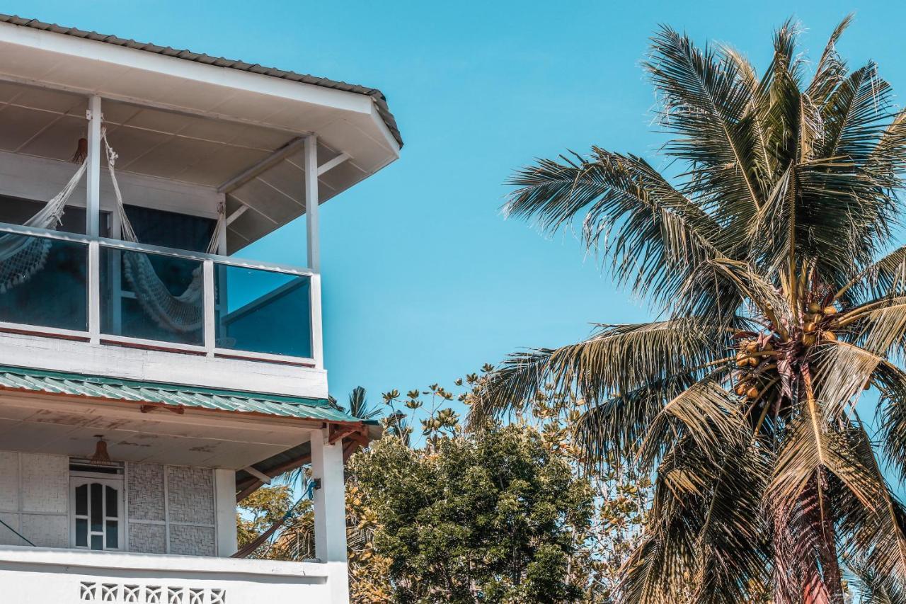 Nias Surf Stay Lagudri Ngoại thất bức ảnh